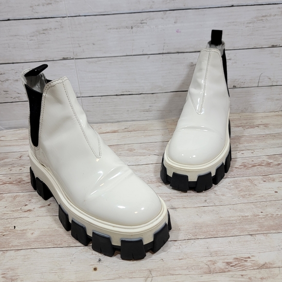 Prada Monolith white patent leather lug sole Chelsea boots - Picture 4 of 13